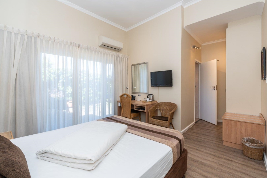 6 Bedroom Property for Sale in Milnerton Western Cape